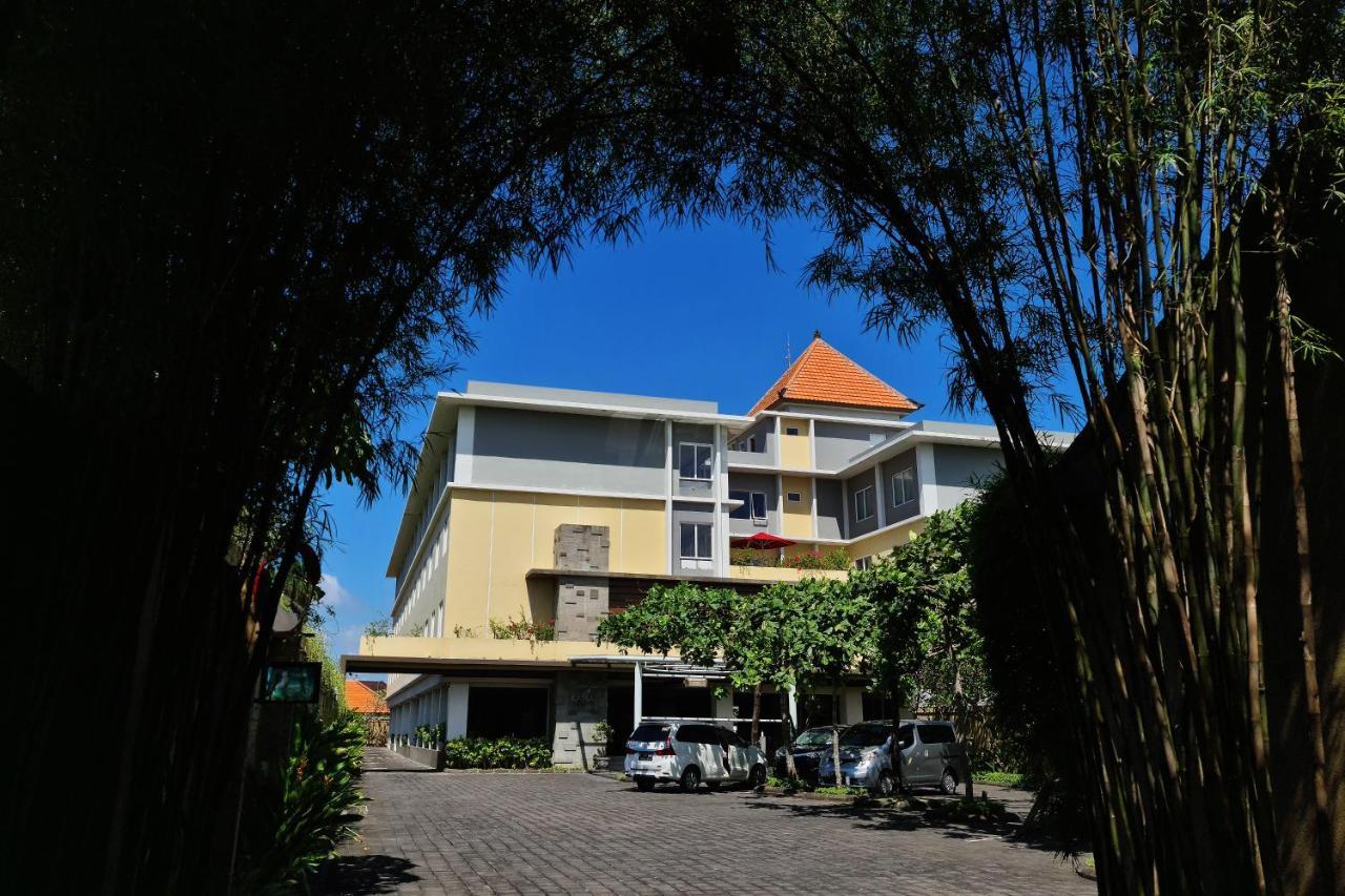The Kana Kuta Hotel Exterior photo